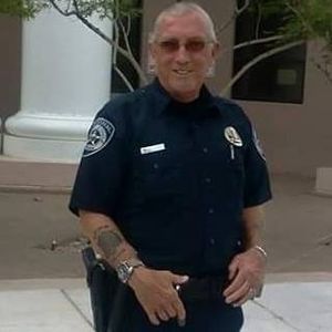 Meet your Posher, Dennis